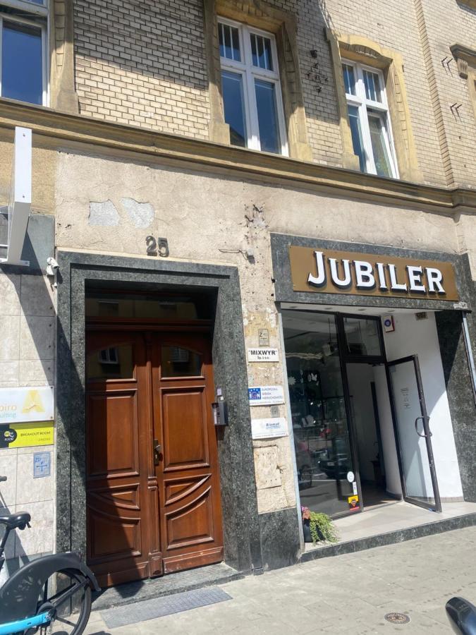 Przytulna Kawalerka Z Antresola Lejlighed Katowice Eksteriør billede